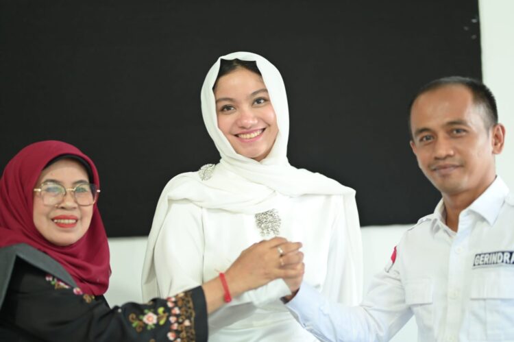 Annisa, Calon Pemimpin Dharmasraya yang Berkarakter Kuat 1 Annisa, Calon Pemimpin Dharmasraya yang Berkarakter Kuat