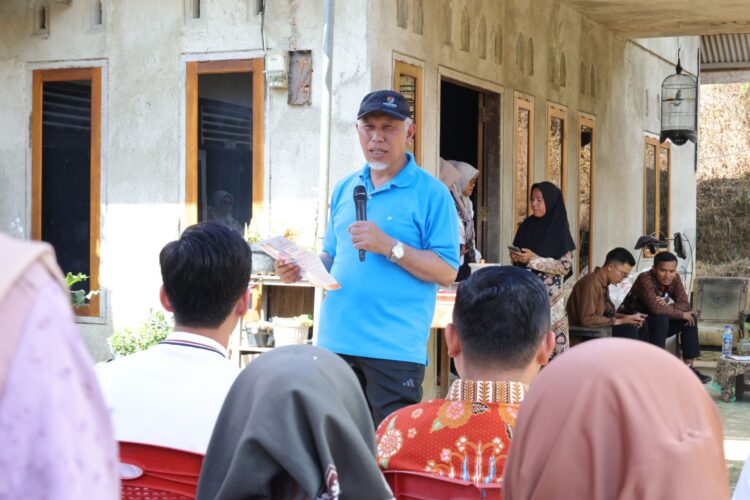 6c1db9ad ee41 40ff 85d8 100ba95dc4d7