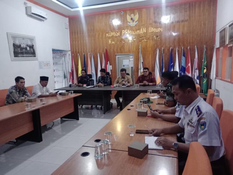 KPU Pesisir Selatan Gelar Rapat Koordinasi Jelang Pengundian Nomor Urut Paslon Bupati dan Wakil Bupati 2024 1 6f993812 16e8 40c4 82da 2d631cb54eb1