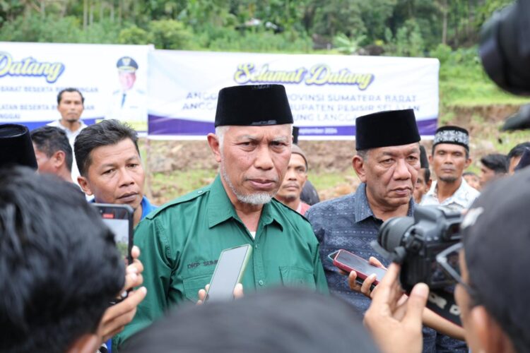 Perhatian Mahyeldi Kunjungi Langgai, dan Bangun Kembali Masjid Usai Diterjang Longsor 1 75526476 f0d6 4ab6 b28b af1f21d8478a