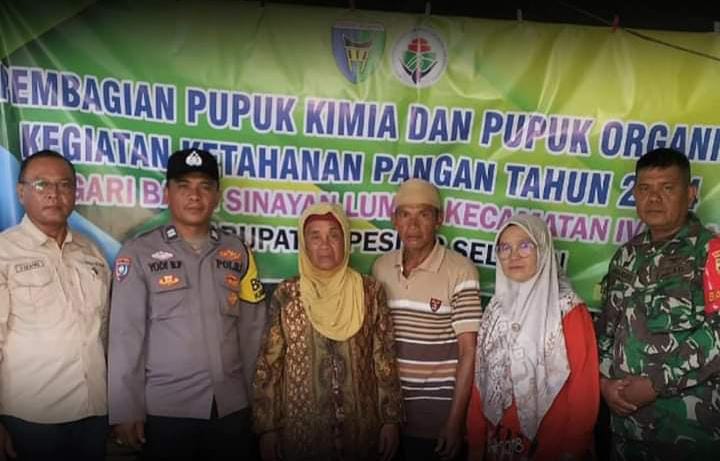 172 KK di Nagari Senayan Lumpo, Pessel Terima Bantuan Pupuk 1 80b5a7ae 4253 4104 8515 885cb06da901