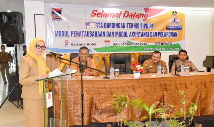 BIMBINGAN TEKNIS— Asisten Administrasi Umum, Corri Saidan, membuka Bimtek Sistem Informasi Pemerintah Daerah Republik Indonesia (SIPD RI) yang membahas Modul Penatausahaan serta Modul Akuntansi dan Pelaporan.