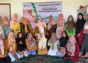 Unand Berkolaborasi dengan Univ Dharma Andalas, Lakukan Pengabdian Kerajinan Tenun