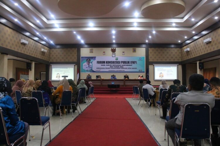 Dafrul Pasi: Kita Tidak Boleh Lengah atau Berpuas Diri 1 SAMBUTAN—Asisten I Pemko Dafrul Pasi saat berikan sambutan pada pelaksanaan Forum Konsultasi Publik (FKP) Hasil Survei Kepuasan Masyarakat di Aula Ngalau Indah Balai Kota Payakumbuh, Kamis (26/9).