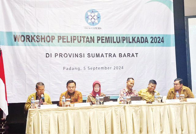 WORKSHOP— Workshop Peliputan Pemilu/Pilkada 2024 yang digelar oleh Dewan Pers di Santika Hotel Padang, Kamis (5/9).