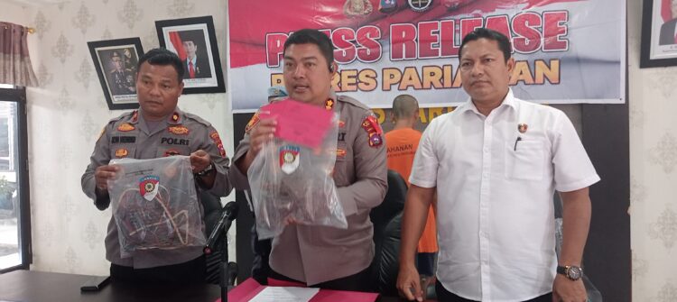 Butuh Uang untuk Menyabu, 2 Sekawan Nekat Mencuri Kabel di Rumah Kosong 1 PENCURI KABEL— Kapolres Pariaman AKBP Andreanaldo Ademi perlihatkan barang bukti kabel hasil curian dua pelaku RN (32) dan NY (31) di rumah kosong di Nagari Kuranji Hilir, Kecamatan Sungai Limau.