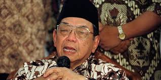MPR Pulihkan Nama Baik Gus Dur, TAP Nomor II Tahun 2001 Resmi Dicabut 1 Mendiang Presiden Abdurrahman Wahid alias Gus Dur.