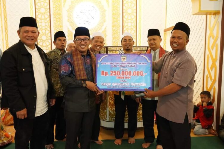 Hadiri Maulid Nabi Bupati Apresiasi Masyarakat Sikaladi
