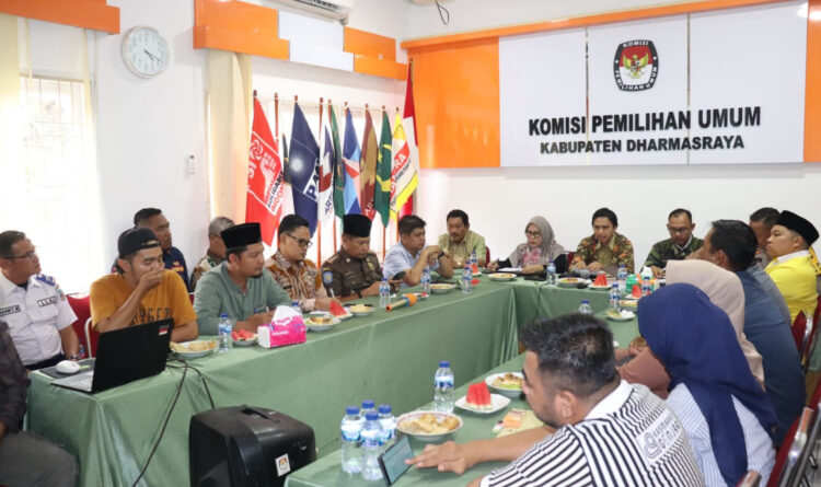 Pendaftaran Pilkada Dharmasraya kembali Dibuka, Tim AG-Romi: Kita Apresiasi Keputusan KPU RI 1 UMUMKAN— KPU Dharmasraya mengumumkan dibukanya kembali pendaftaran calon bupati
dan wakil bupati.