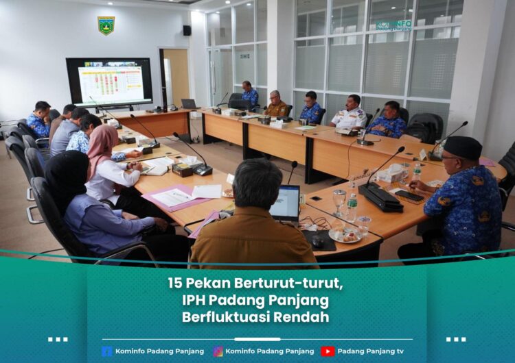 IPH Padang Panjang Berfluktuasi Rendah Selama 15 Pekan 1 Kabag Perekonomian dan Sumber Daya Alam Setdako Putra Dewangga S.S M.Si saat Rapat Koordinasi Penanganan Inflasi Daerah yang digelar Kemendagri secara virtual Selasa