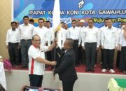KONI Sumbar Kukuhkan Ketua Koni Terpilih Sawahlunto Jhon Reflita 