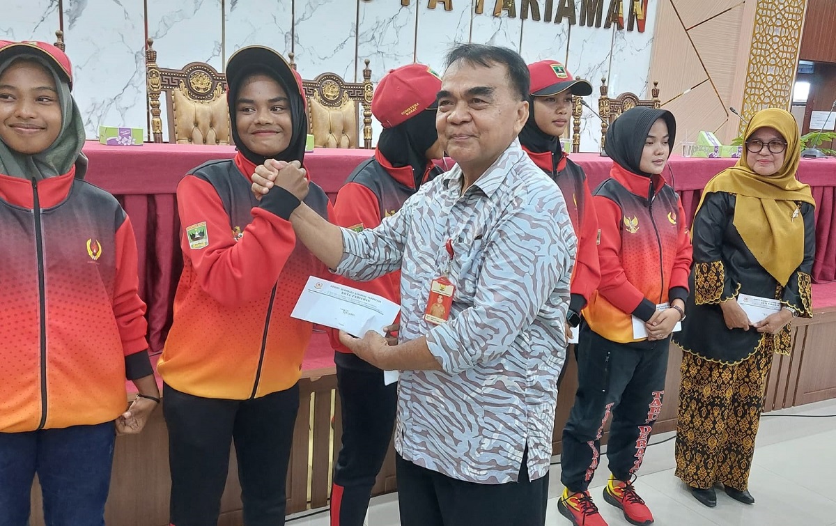 Lepas 7 Atlet Wakili Sumatra Barat Untuk PON 2024