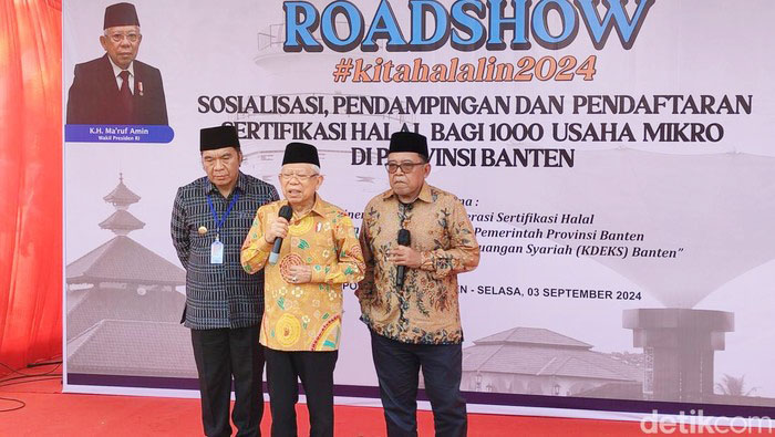 PAMITAN— Wakil Presiden, Ma’ruf Amin 
berpamitan kepada warga saat kunjungan kerja 
ke Provinsi Banten.