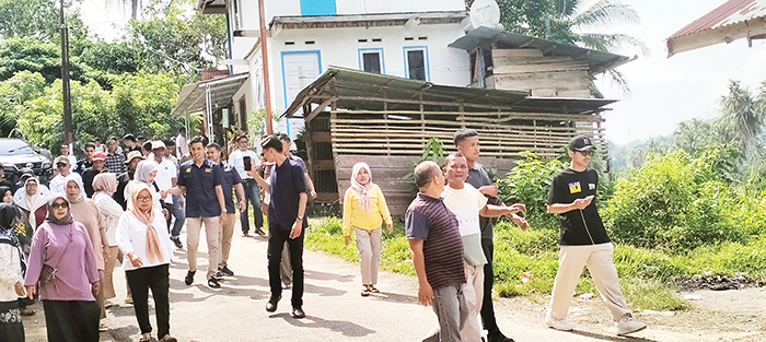 Riyanda-Jefri Prioritaskan Pertanian, Pendidikan, dan Kesehatan 1 KAMPANYE— Pada hari keempat kampanye, pasangan calon Wali Kota dan Wakil Wali Kota Riyanda dan Jefri kembali melaksanakan kegiatan blusukan di sejumlah wilayah, termasuk Desa Sikalang, Desa Rantih, dan Desa Santur, pada Minggu (29/9).