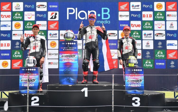 Pebalap Astra Honda Cetak Podium Perdana di Thailand Talent Cup 2024 1 NAIK PODIUM— Muhammad Badly Ayatullah, pebalap binaan PT Astra Honda Motor (AHM) berhasil meraih podium di ajang balap Honda Thailand Talent Cup (TTC) 2024.
