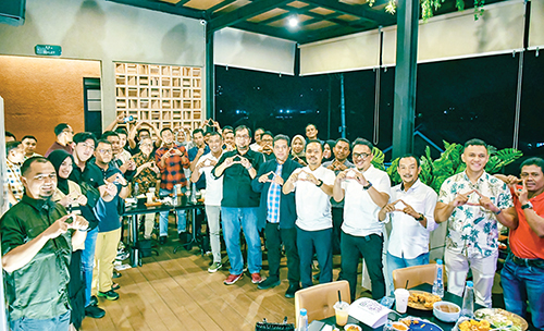 Dukung Pembangunan Daerah, PT Semen Padang Gelar Temu Kontraktor di Payakumbuh 1 TEMU KONTRAKTOR— Puluhan kontraktor, serta perwakilan Dinas Pekerjaan Umum dan Penataan Ruang (PUPR) dan Dinas Perumahan dan Pemukiman Kota Payakumbuh, menghadiri Temu Kontraktor yang digagas PT Semen Padang, Sabtu (14/9).