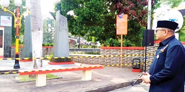 Peringatan Gempa 30 September Tetap Digelar di Tugu Gempa 1 TUGU GEMPA— Pj Wako Padang Andree Algamar, saat melakukan peninjauan monumen Tugu Gempa, di samping Museum Adityawarman, Sabtu (8/9).