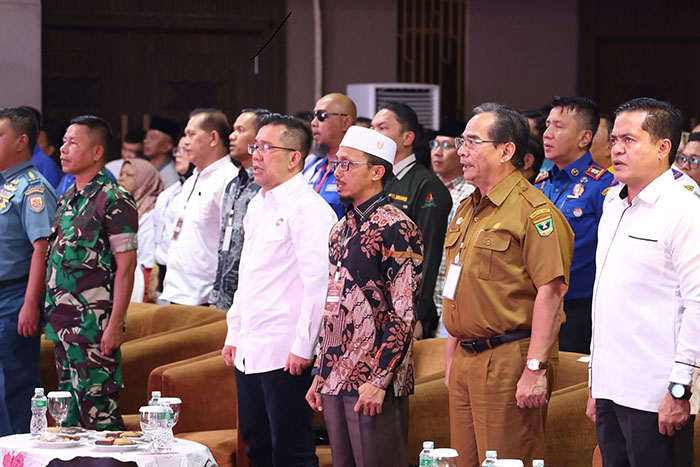 Irsyad Syafar Ajak Masyarakat Berpartisipasi Aktif Sukseskan Pilkada 1 MENGHADIRI--Ketua sementara DPRD Sumbar Irsyad Syafar menghadiri Rapat Pleno Terbuka KPU Sumbar dengan agenda Pengundian dan Penetapan Nomor Urut Pasangan Calon (Paslon) Gubernur dan Wakil Gubernur Provinsi Sumbar pada Pemilihan Serentak Nasional tahun 2024, Senin (23/9).