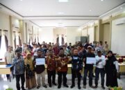 Bagikan Bantuan Mesin Tempel, Sejahterakan Nelayan dengan Budi Daya Perikanan