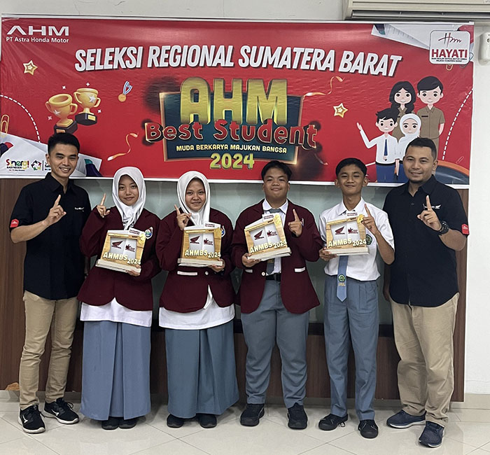 AHM BEST STUDENT— Seleksi regional Sumbar AHM Best Student 2024 menghasilkan siswa SMAN 1 Sitiung yang akan mewakili PT. HPM di ajang AHMBS 2024 yang akan diadakan di Jakarta pada tanggal 6-10 Oktober 2024.
