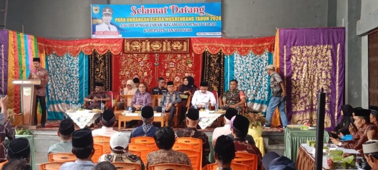 MUSRENBANG— Nagari Sungai Tarab, Kecamatan Sungai Tarab menggelar Musrenbang yang diadakan di Gedung Serbaguna Kantor Wali Nagari.