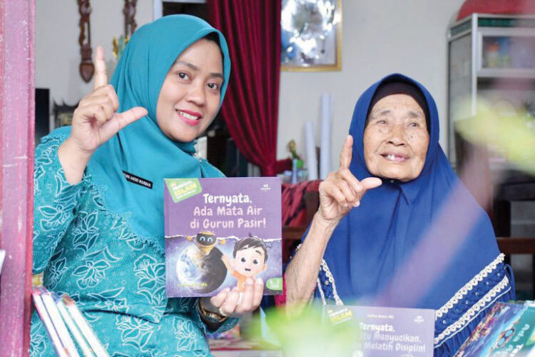 MONITORING— Ketua TP PKK Kabupaten Agam, Ny Yenni Andri Warman, menghadiri Monitoring dan Evaluasi TP PKK Kecamatan Banuhampu, di Aula Kantor Camat Banuhampu, Jumat (6/9).