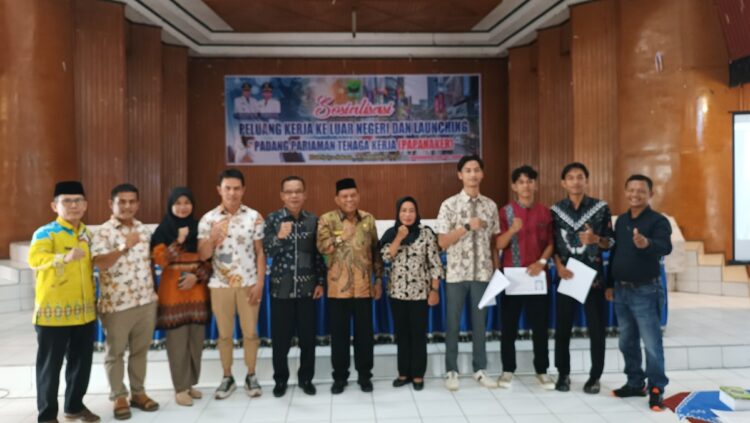 Wabup Rahmang Buka Sosialisasi Peluang Kerja ke Luar Negeri