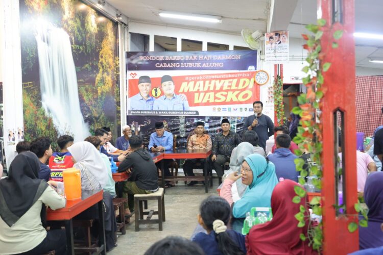 Makan Bakso Bareng di Lubuk Alung, Mahyeldi Bahas Pendidikan dan Digitalisasi untuk Gen Z 1 adf8389f 3673 468e 80f8 ee91e461b1ed