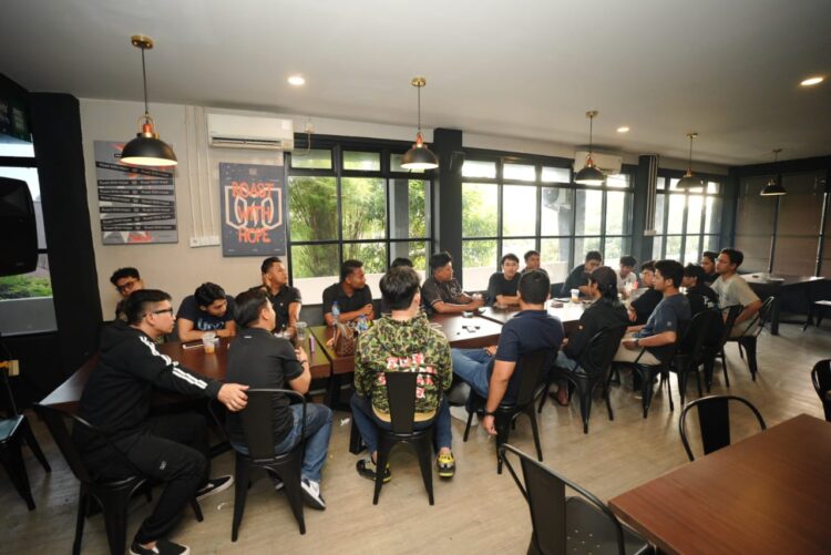 E-Sport Sumbar Raih Emas di PON 2024: Program Nagari Creative Hub Cawagub Vasko Jadi Solusi Hebat untuk Generasi Muda 1 b5237458 ebbc 4ccd 9054 fb7304e61599