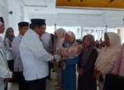 Entaskan Kemiskinan di Padangpariaman, Baznas Serahkan Bantuan Pendidikan dan Modal