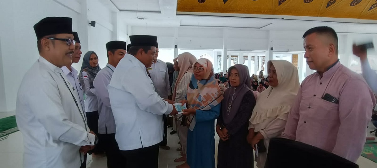 bupati serayhkan bantuan