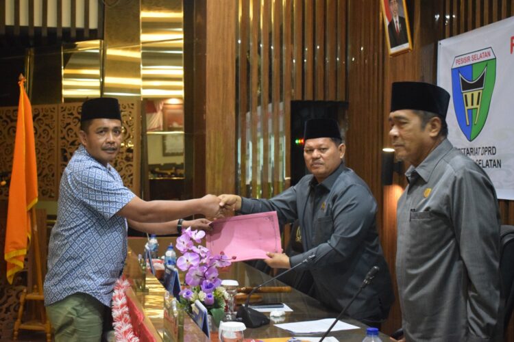 DPRD Pessel Umumkan Usulan Pimpinan Baru dalam Rapat Paripurna 1 c2adf82d 7b5a 4093 891e 79040c528464