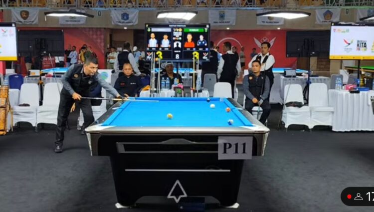 Dikalahkan Jabar, Sumbar Raih Perunggu Cabor Biliar Nomor Double 10 Ball Men 1 PEBILIAR— Aksi duo pebiliar Sumbar di nomor Double 10 Ball Men saat berlaga melawan Jabar, Kamis (12/9).