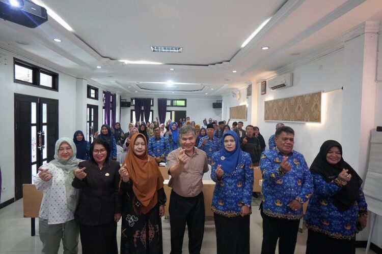 DSPPKBPPPA Gelar Desiminasi Audit Kasus Stunting Tahap II 1 AUDIT STUNTING— Dinas Sosial Pengendalian Penduduk, Keluarga Berencana, Pemberdayaan Perempuan dan Perlindungan Anak (DSPPKBPPPA) menggelar Desiminasi Audit Kasus Stunting Tahap II, di Hotel Pangeran Padang Panjang, Selasa (17/9)