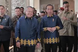 Presiden Jokowi Sebut Pengelolaan Ekonomi Fokus Perluas Penyerapan Tenaga Kerja 1 download 1 2