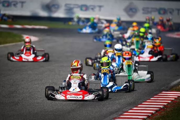 Qarrar Firhand Terus Cetak Prestasi, Dari Posisi 18 Melaju hingga Finis 2 pada Final di Italia 1 PEBALAP— Aksi pegokart nasional Qarrar Firhand di lintasan balap di Eropa.