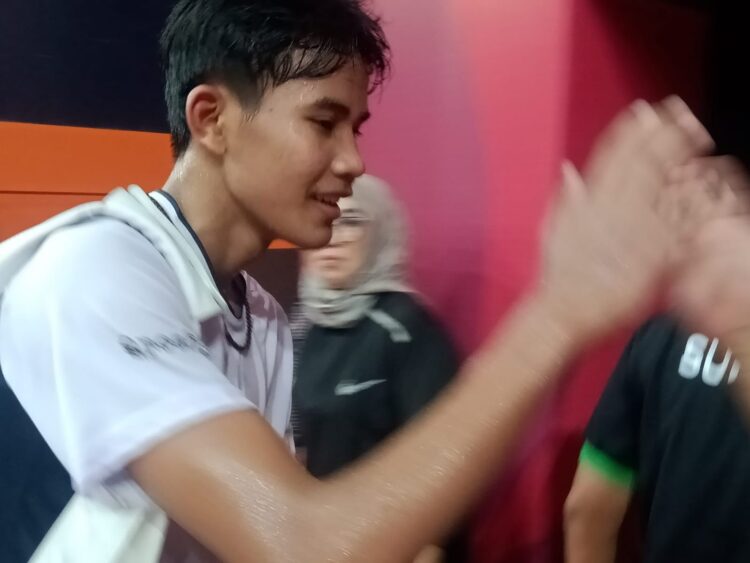 M. Yusuf Gagal ke Semifinal, Kans Sumbar Rebut Medali dari Cabor Bulutangksis Sirna 1 BULUTANGKIS— Pebulutangkis andalan Sumbar, M Yusuf gagal melangkah ke semifinal PON XXI Aceh-Sumut usai dikalahkan atlet Jabar dalam babak delapan besar yang digelar di GOR PBSI Sumut, Selasa (17/9).