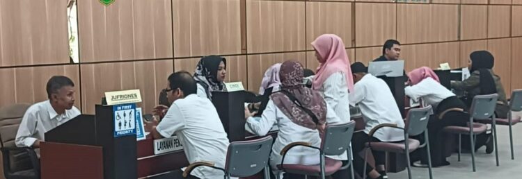 LAYANAN DI MPP— Mal Pelayanan Publik (MPP) mulai dioperasikan, diawali dengan semua pelayanan perizinan pada Dinas Penanaman Modal dan Pelayanan Terpadu Satu Pintu (DPMPTSP) dan BPJS Ketenagakerjaan.