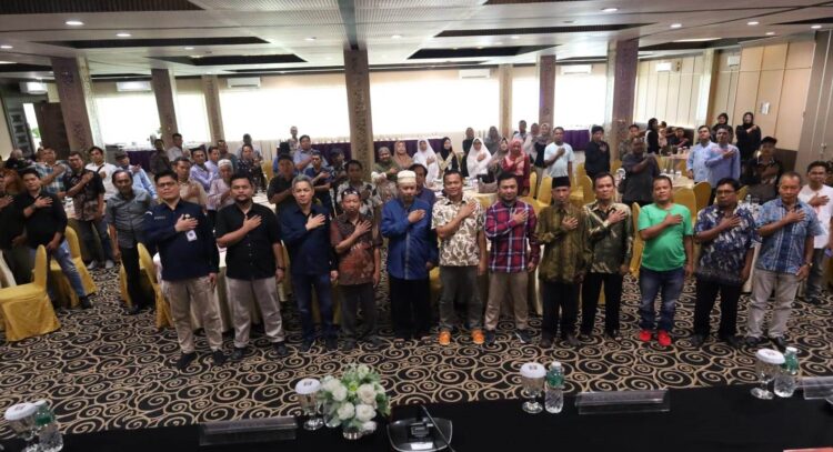 sosialisasi --Perantau Tabagsel dan Mandailing yang berdomisili di Kota Padang mengikuti sosialisasi Pilkada 2024, yang dilaksanakan KPU Kota Padang.