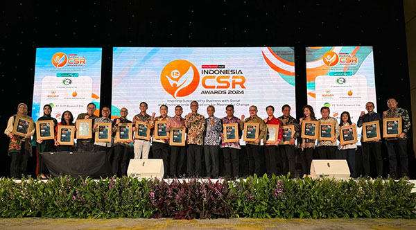JNE Raih Penghargaan di Indonesia CSR Awards 2024 1 penghargaan --JNE mendapatkan penghargaan pada ajang Indonesia CSR Awards 2024 dan berhasil meraih “Best Corporate Social and Environmental Responsibilty Awards 2024 for Fostering Humanitarian Activities by Strengthening Strategic Collaboration” dalam kategori logistik dan kurir.