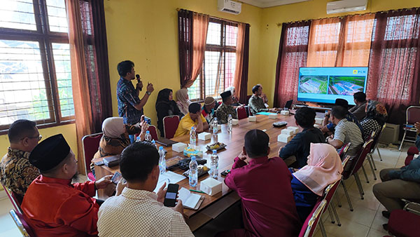 Lancarkan Proses Pembangunan GI 150 kV Sorek, PLN Gandeng Kejati Riau, Pemerintah Kecamatan Dan Polsek Pangkalan Kuras Lakukan Sosialisasi Pembebasan Lahan ke Masyarakat 1 77e08ba1 ab8b 4e5e b10a 87c73c5c0479