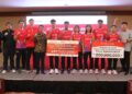 Bawa Pulang Piala Suhandinata Usai Tumbangkan Tiongkok WJC 2024, Tim Bulu Tangkis Junior Indonesia Diganjar Bonus 10 Bawa Pulang Piala Suhandinata Usai Tumbangkan Tiongkok WJC 2024, Tim Bulu Tangkis Junior Indonesia Diganjar Bonus