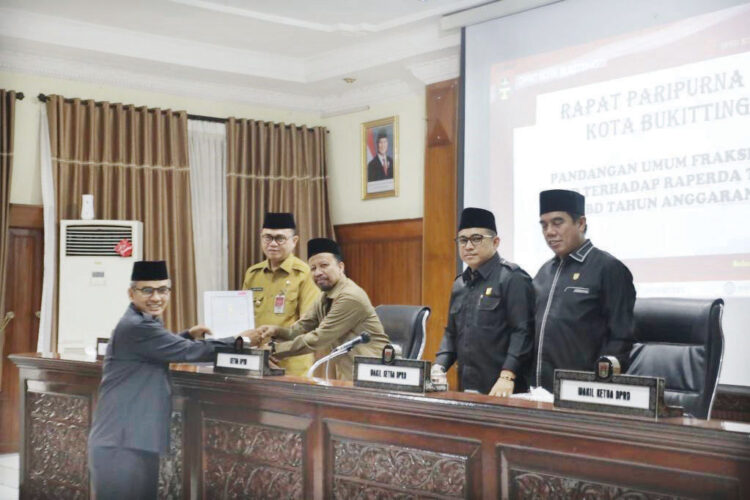 RAPBD Bukittinggi 2025, DPRD Minta Solusi Konkret Atasi Defisit Rp173 Miliar 1 Enam Fraksi DPRD Bukittinggi Sampaikan Pandangan Umum RAPBD Bukittinggi 2025