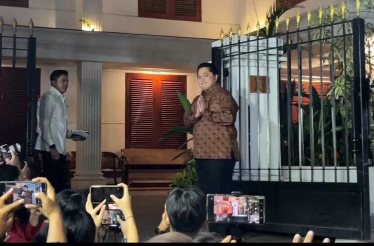 DIPANGGIL PRABOWO— Erick Thohir memenuhi panggilan Presiden terpilih Prabowo Subianto di kediamannya Jalan Kertanegara IV, Jakarta Selatan.