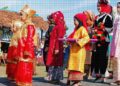 Fashion Show Baju Saisuak Meriahkan Desa Wisata Fair 2024 10 Fashion Show Baju Saisuak Meriahkan Desa Wisata Fair 2024