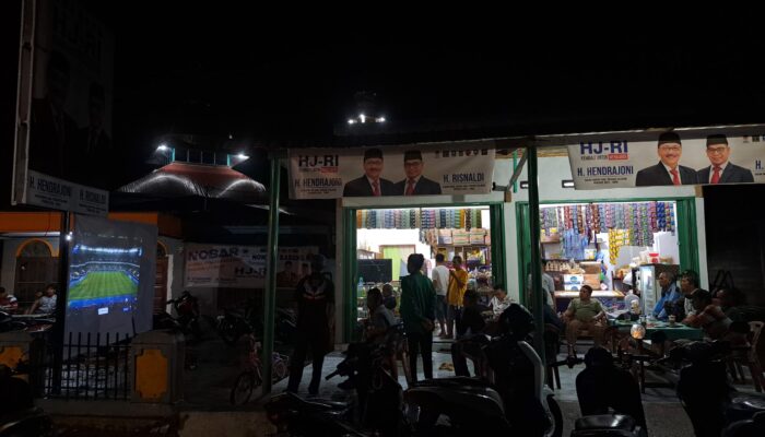 Garda Pemuda Nasdem Gelar Nobar Seru Indonesia vs Bahrain di Pesisir Selatan, Antusiasme Tinggi Meski Diguyur Hujan