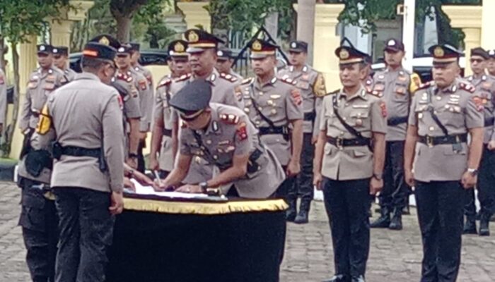 Kapolres Pesisir Selatan Pimpin Sertijab Pejabat Utama, Tekankan Pentingnya Loyalitas dan Dedikasi