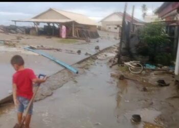 Banjir Rob di Pesisir Selatan, Air Laut Masuk ke Pemukiman, Satu Keluarga Mengungsi 2 Banjir Rob di Pesisir Selatan, Air Laut Masuk ke Pemukiman, Satu Keluarga Mengungsi