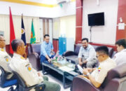 Demi Kenyamanan Kota, Satpol PP dan Bawaslu Padang Kawal Pemasangan APK