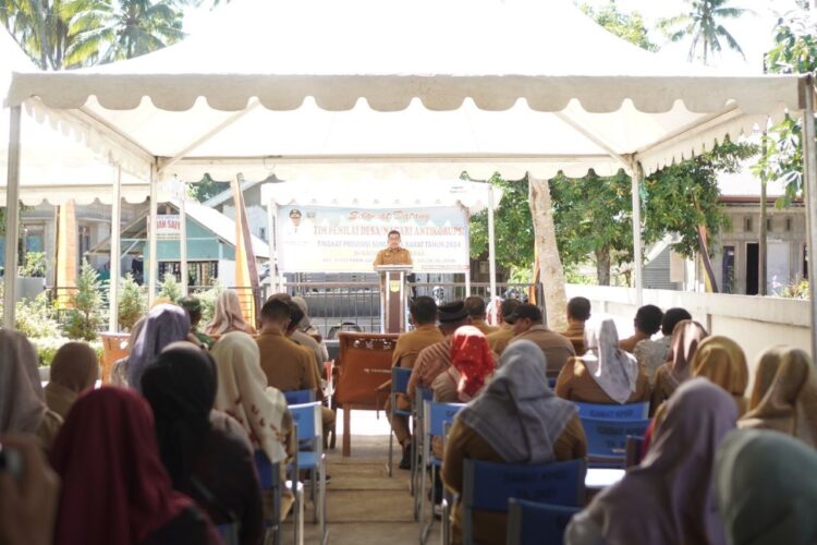 Wakili Solsel di Tingkat Sumbar, Pakan Rabaa Jadi Nagari Percontohan Anti Korupsi 1 USAI— Pjs. Bupati Solok Selatan Adib Alfikri berikan sambutan usai penilaiandi Kecamatan Koto Parik Gadang Diateh, Selasa (29/10).